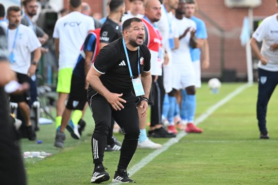 Uluitor! Marius Croitoru și-a pierdut cumpătul și și-a înjurat jucătorii în timpul partidei cu FC Voluntari: ”F***-ți Dumiteru' mă-tii!”
