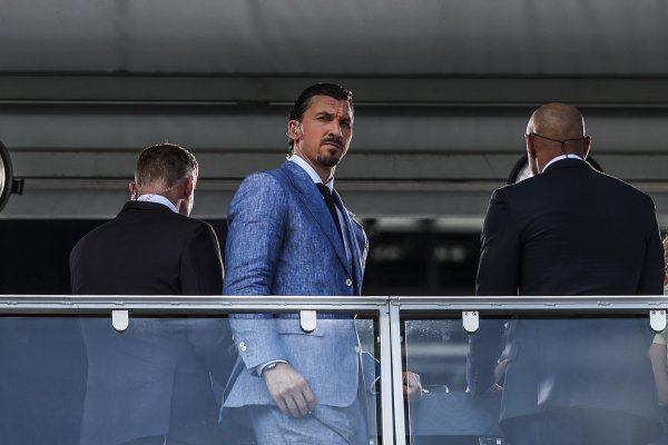 A auzit ce a spus Radu Naum despre Zlatan Ibrahimovic și a răbufnit: ”O mizerie! Ia bani de la televiziunea aia, de asta a zis-o”