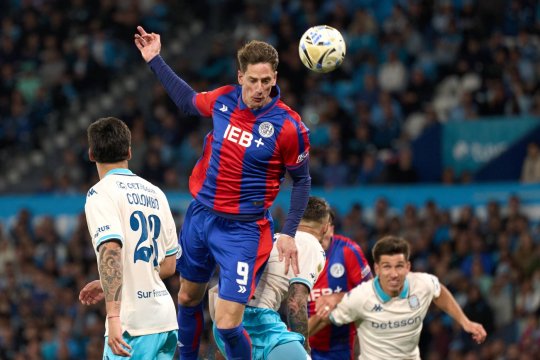 Dinamo încearcă să dea lovitura verii în SuperLiga! ”Câinii” negociază transferul fotbalistului de 2.000.000 de euro
