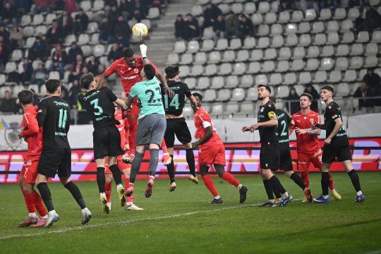 Caz atipic! Au refuzat oferta lui Dinamo pentru atacantul ce a rupt plasele sezonul trecut, însă l-au cedat la o rivală din campionat