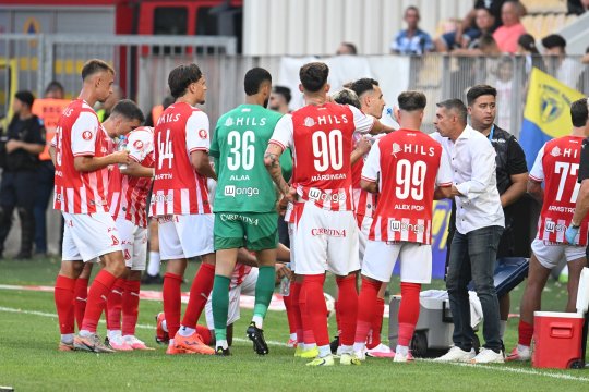 Legenda lui Dinamo nu le dă nicio șansă ”câinilor” la titlu: ”Ești sănătos la cap?!”. Pe ce echipă mizează în lupta pentru campionat: ”Îl ia la pas”
