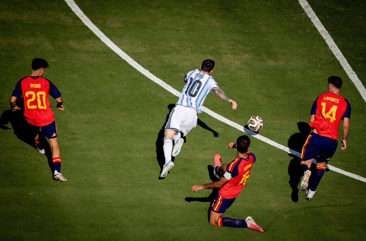 Lionel Messi este și el pe lista pentru Balonul de Aur