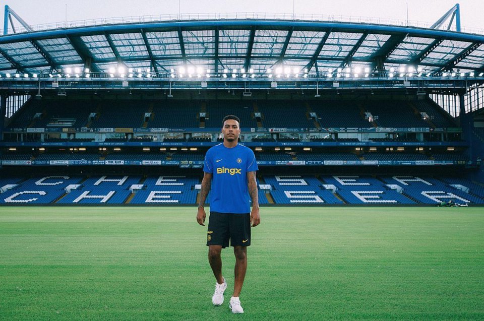 Morgan Rogers a semnat cu Chelsea