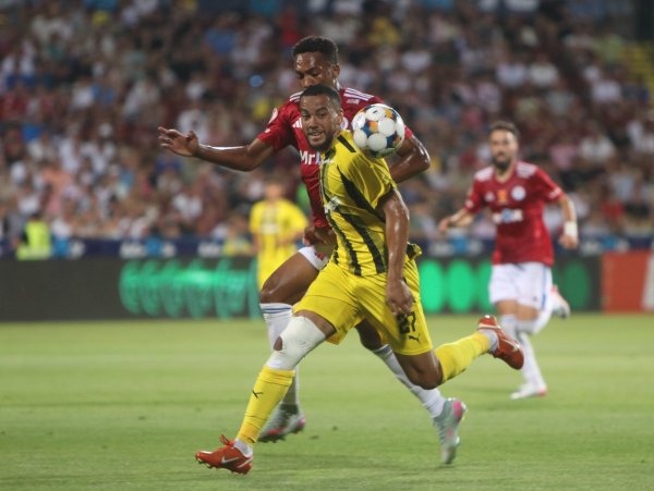 Maxime Sivis a fost prezentat la noua sa echipă! Câți bani va încasa Dinamo