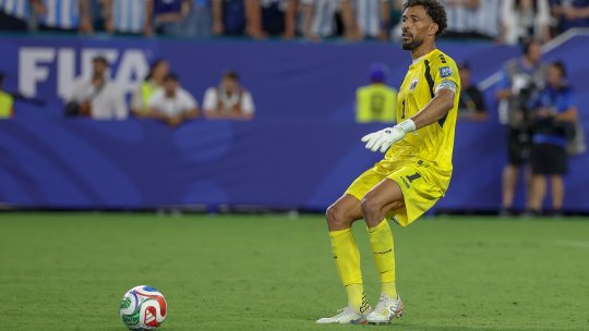 La 40 de ani, Vozinha nu se retrage! Portarul care a făcut furori la Mondial a semnat cu un club de tradiție