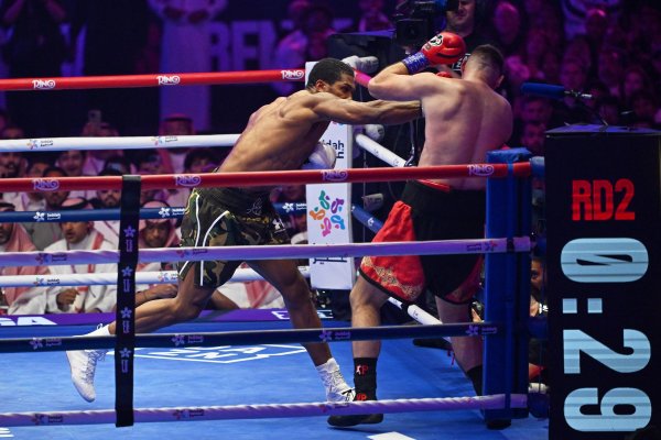Anthony Joshua și-a făcut adversarul KO în runda a 7-a! Urmează marele duel cu Tyson Fury