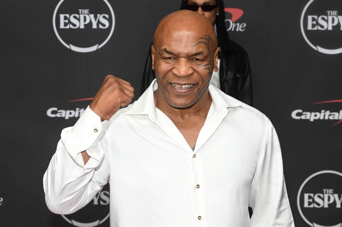 Mike Tyson a suferit prima înfrângere la profesioniști în fața lui Buster Douglas
