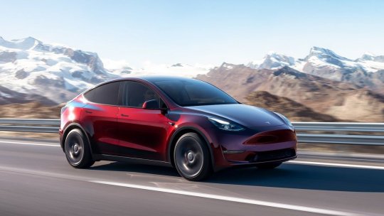 Tesla aduce ”copilotul” Grok în România
