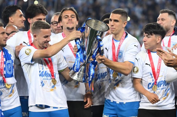 După Juraj Badelj, Universitatea Craiova renunță la încă un jucător înaintea returului cu Levski Sofia