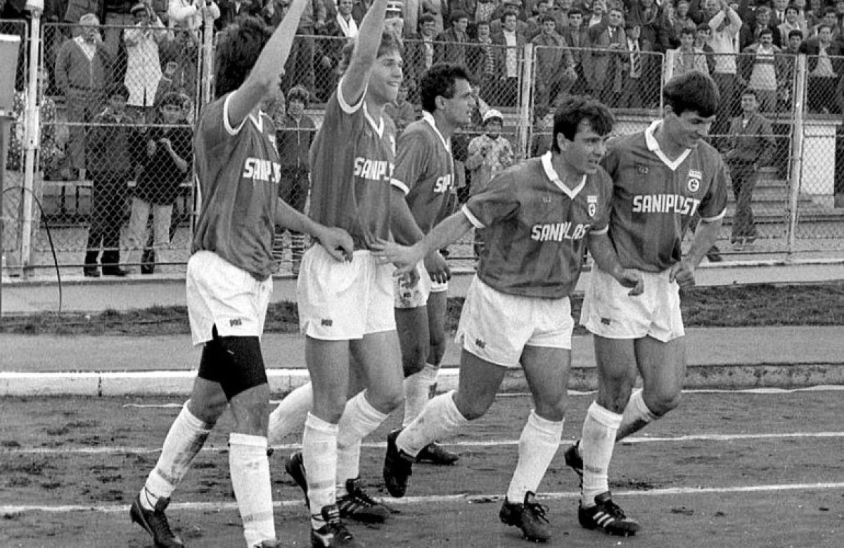 Florin Răducioiu este un produs al lui Dinamo și a evoluat la echipa mare în perioada 1985-1990