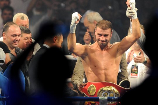 Lucian Bute, mărturisire emoționantă despre mama sa: ”Avea o carte de rugăciuni. S-a întors cu spatele la ring”