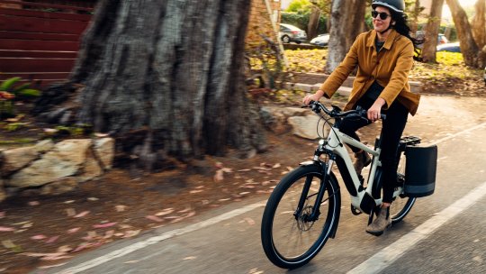 De ce bicicleta electrică este alegerea ideală pentru deplasările zilnice