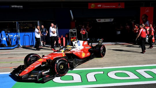 Hamilton domină la Silverstone și pleacă primul în Sprint