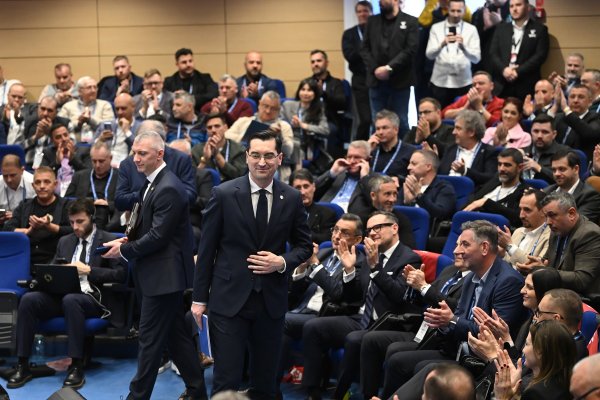 Un club care a votat împotriva lui Răzvan Burleanu a fost retrogradat: ”Considerăm că motivul este politic”. 441 de copii sunt afectați