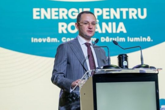 Alexandru Chiriță: ”Nu avem nevoie de încă o soluție. Avem nevoie de patru ore”; Electrica lansează programul „Ținem România Aprinsă”, oferind gratuit energie companiilor care își mută consumul în orele cu producție solară ridicată