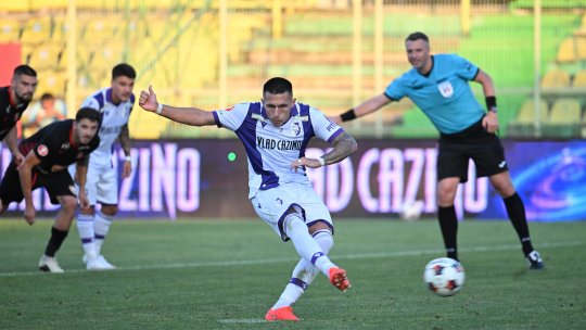 Penalty-ul lui Robert Moldoveanu a decis FC Argeș - Csikszereda. Atacantul a avut un moment emoționant după gol