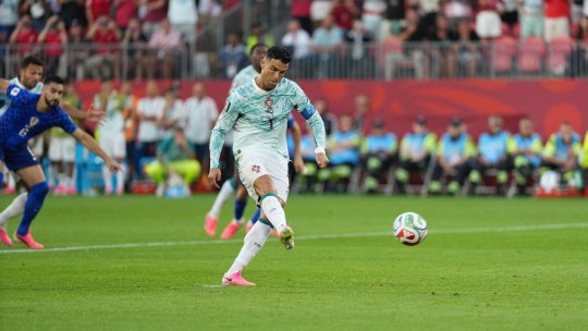 Starul Barcelonei îi ia apărarea lui Cristiano Ronaldo: ”Unul dintre cei mai buni jucători din istorie!”
