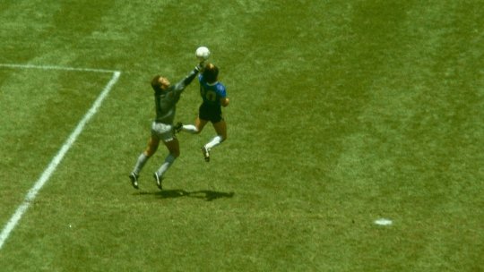 La 40 de ani de la golul cu ”mâna lui Dumnezeu”, portarul Angliei pune capăt conflictului cu Maradona: ”A venit timpul”