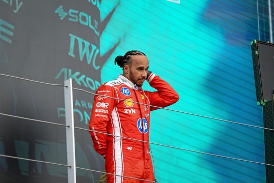 Hamilton scapă de penalizare și rămâne pe locul 3