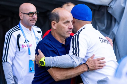 E ”cu sabia deasupra capului”! Antrenorul din SuperLiga care riscă să fie dat afară după doar 5 etape