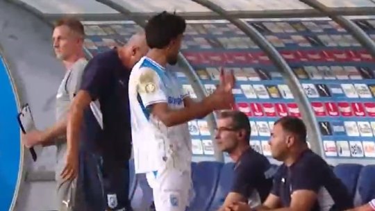 Baiaram, nervos în momentul în care a fost schimbat de Coelho. Imaginile surprinse cu fotbalistul Universității Craiova