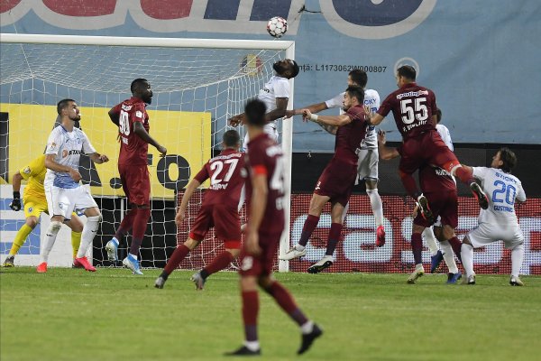 Uluitor! Fostul atacant din SuperLiga zbura mii de kilometri doar ca să se tundă: ”Este iluzia că acel salariu vine la infinit”
