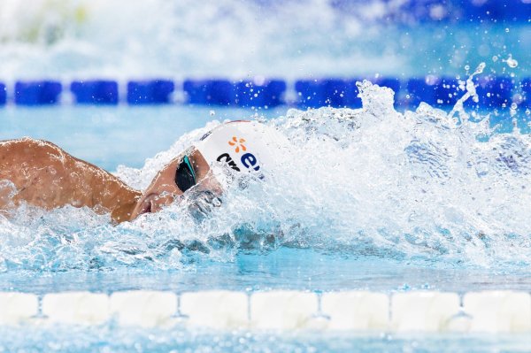 David Popovici, unic în istoria Europenelor! Performanță fabuloasă după ce a câștigat aurul la 200 m liber