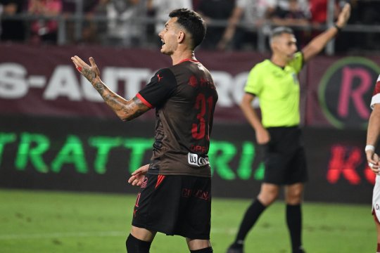 Raul Opruț a sărit în apărarea unui coleg: ”Am citit de păcănele. Dacă este bine fizic, este cel mai bun jucător din campionat”