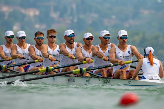 Aur istoric pentru România la Europene! Echipajul masculin de 8+1 a scris istorie la Varese