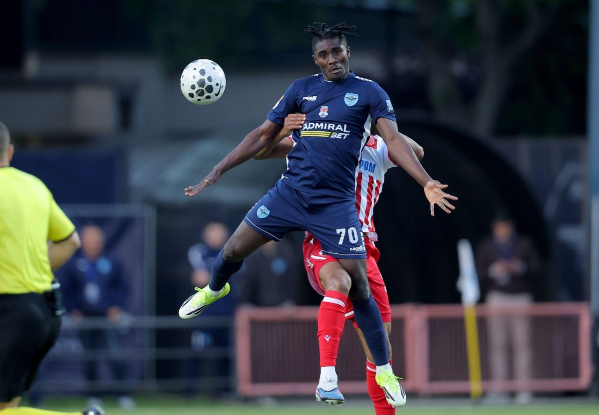 Kwaku Karikari i-a impresionat pe oficialii Rapidului