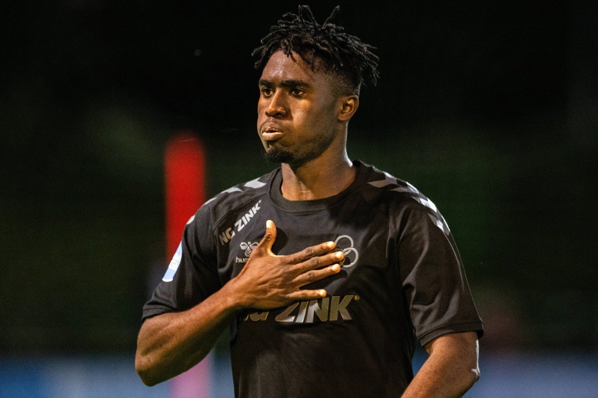 Kwaku Karikari ar urma să fie transferat de Rapid