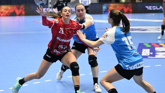 Spectacol în Supercupa României! Gloria Bistrița - CSM București, meci cu 78 de goluri