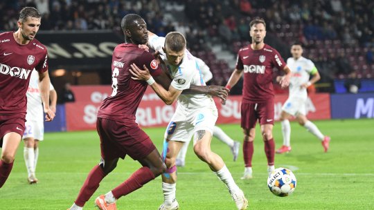 CFR Cluj - FCSB, de la ora 21:30, pe iAMsport.ro. Cu o victorie, roș-albaștrii revin pe locul 1 în SuperLiga