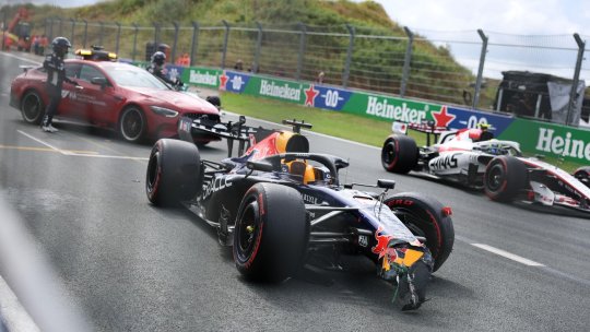 Verstappen, abandon în primul tur la ultima cursă la Zandvoort