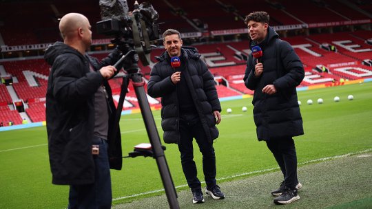 Gary Neville: ”Liverpool și City sunt departe de nivelul necesar pentru titlu”