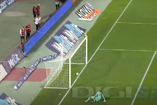 Gol fabulos în SuperLiga! Jovo Lukic a înscris de la peste 30 de metri în poarta Petrolului