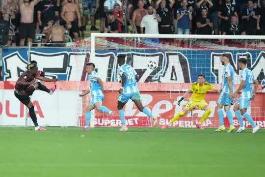 Corvinul - Dinamo 1-1, ACUM, pe iAMsport.ro. Karamoko restabilește egalitatea!