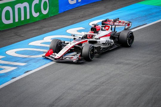 Haas ține deschisă ecuația pentru 2027. Trei piloți testați la Portimao