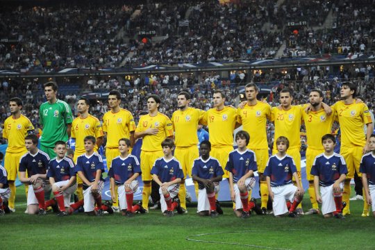 Patronul care și-a pus vestiarul în cap după ce a impus un fotbalist ca titular în fața antrenorului și a jucătorilor: ”Trebuia să-l duc la echipa națională!”