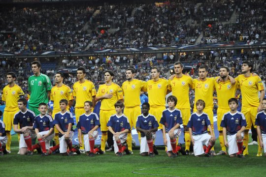 Patronul care și-a pus vestiarul în cap după ce a impus un fotbalist ca titular în fața antrenorului și a jucătorilor: ”Trebuia să-l duc la echipa națională!”