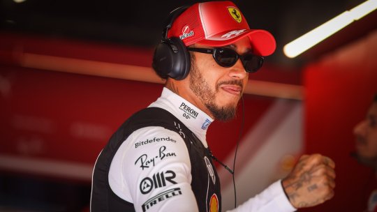 Lewis Hamilton își transformă pasiunea din copilărie într-o afacere globală