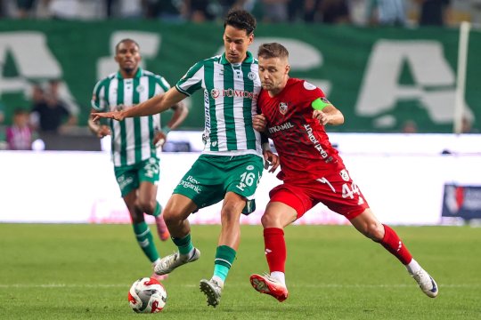 Primul fotbalist pe care Șumudică vrea să îl aducă la CFR Cluj! Mutarea se anunță dificilă