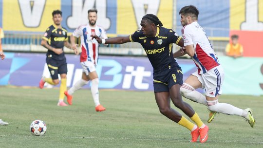 Petrolul i-a provocat Oțelului primul eșec din noul sezon! Nlundulu și Zima, eroii ”lupilor galbeni”