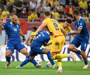 Fotbalistul cu 11 meciuri la națională, ofertat de Craiova! Ce transfer negociază oltenii după remiza cu Rapid