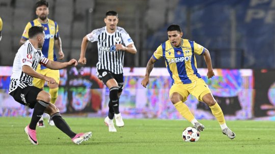 Sepsi - CFR Cluj, de la 18:00, Chindia - Voluntari, de la 20:00, și U Cluj - Petrolul, de la 21:00, pe iAMsport.ro. Debut în prima etapă din grupele Cupei României