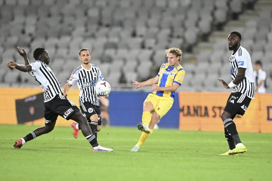 U Cluj - Petrolul 1-0, ACUM, pe iAMsport.ro. Debut în prima etapă din grupele Cupei României! Victorii pentru CFR Cluj, Concordia Chiajna și FC Voluntari