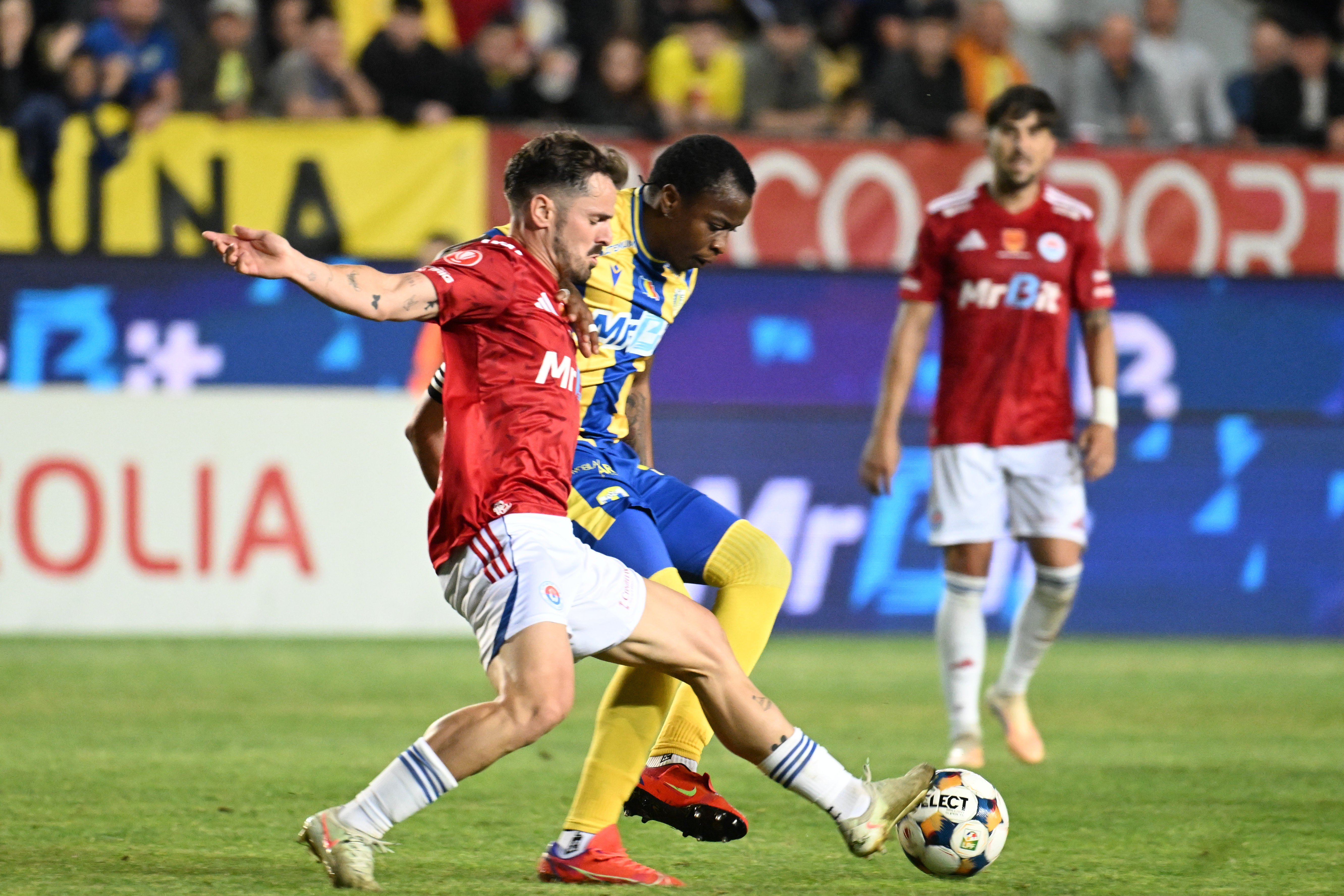 FCSB ar vrea să deturneze transferul Universității Craiova! Prima reacție a lui Gigi Becali