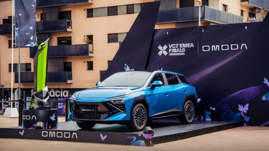 OMODA 4 debutează în Europa, la Barcelona. Noul model, prezentat în lumea esports