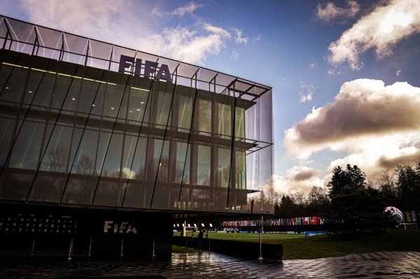 FIFA i-a suspendat pe viață din fotbal! Amenzi de peste 2.000.000 de dolari