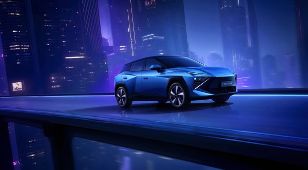 OMODA 4, lasare oficială la Paris. Debut european și pentru noul Super AI Cockpit